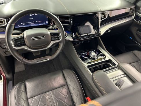 Used 2023 Jeep Grand Wagoneer Series III image 11