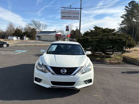 Used 2017 Nissan Altima 2.5 SR image 2
