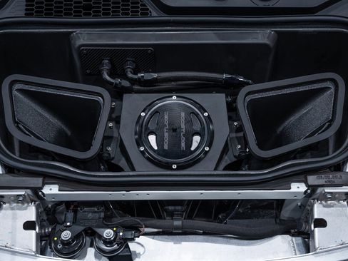 Used 2022 Lamborghini Huracan STO RWD image 37