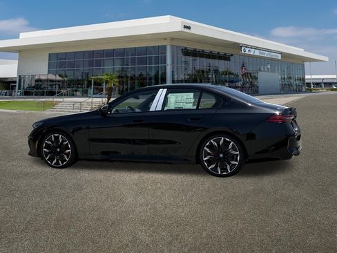 New 2027 BMW 550e xDrive AWD/4WD image 7