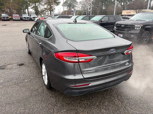 Used 2020 Ford Fusion SE image 7
