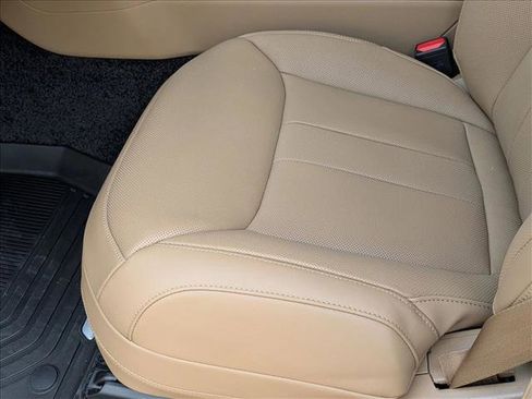 New 2025 Land Rover Range Rover SE image 4