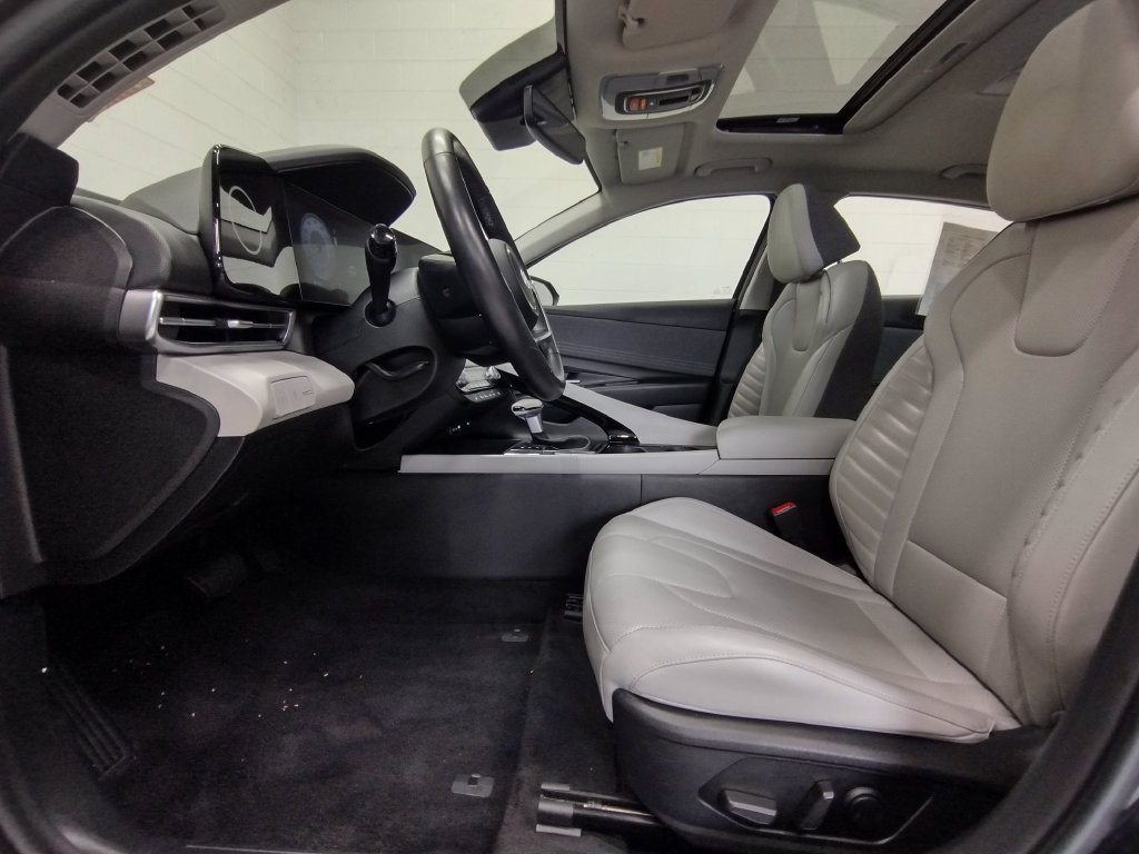 Certified 2024 Hyundai Elantra Limited FWD image 22