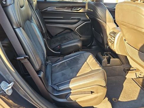 Used 2022 Jeep Grand Cherokee L Laredo image 18