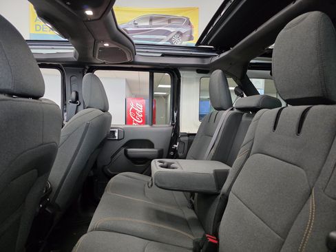 New 2024 Jeep Wrangler Unlimited AWD/4WD image 22