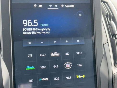 Used 2023 Ford Edge SEL image 23