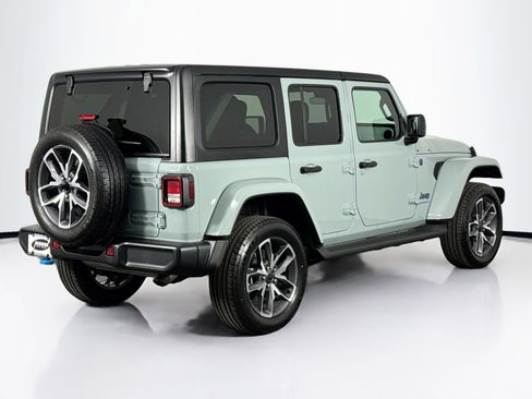Used 2024 Jeep Wrangler Unlimited w/ Convenience Group image 11