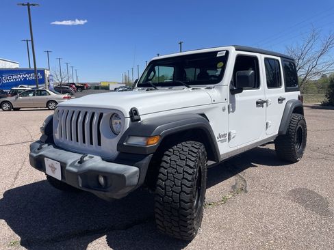 Used 2019 Jeep Wrangler Unlimited Sport S image 3