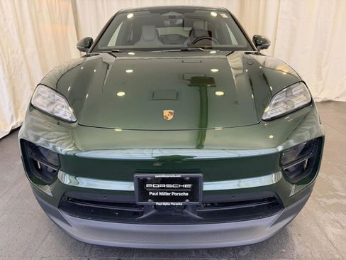 Certified 2025 Porsche Macan Electric image 6