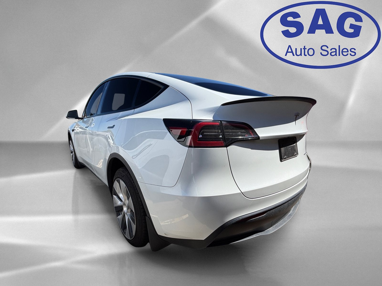 Used 2023 Tesla Model Y Long Range AWD/4WD image 4