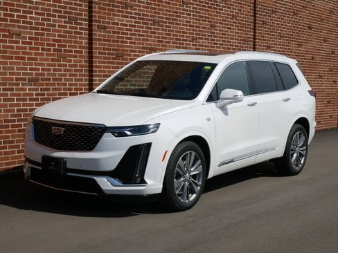 Used 2022 Cadillac XT6 Premium Luxury w/ Technology Package image 1