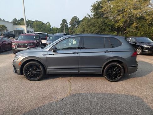 Used 2022 Volkswagen Tiguan SE R-Line FWD image 6