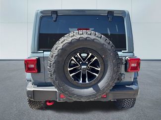 Used 2024 Jeep Wrangler Unlimited Rubicon AWD/4WD video 3