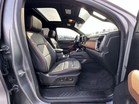 Used 2024 GMC Canyon AT4 w/ AT4 Premium Package image 11