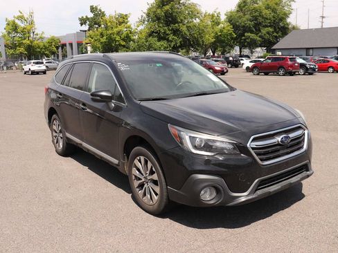 Used 2018 Subaru Outback 2.5i Touring w/ Popular Package #3 AWD/4WD image 3