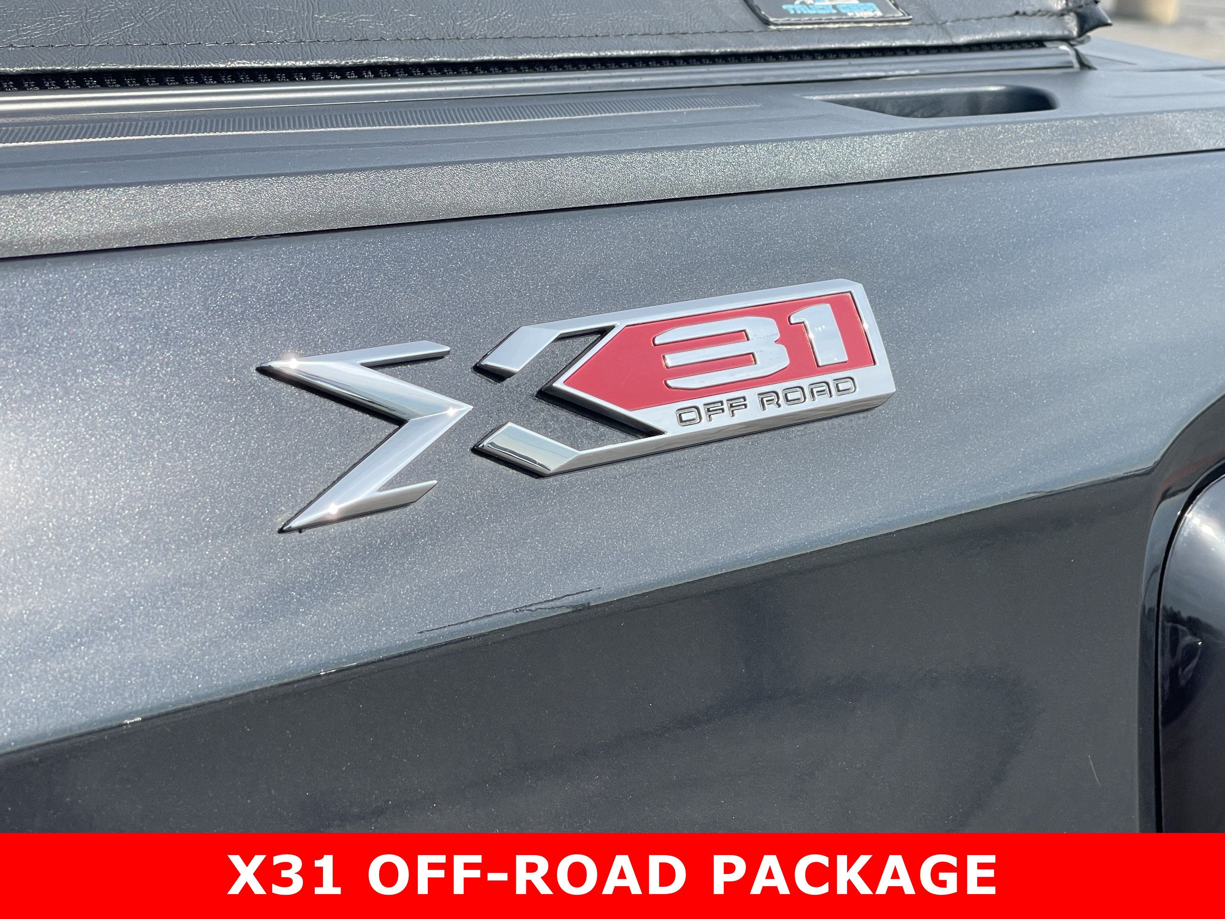 Used 2020 GMC Sierra 1500 SLE w/ SLE Value Package AWD/4WD image 12