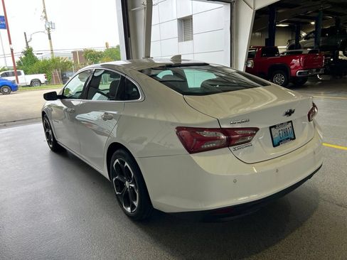 Used 2022 Chevrolet Malibu LT FWD image 4