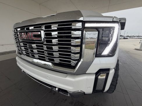 Used 2024 GMC Sierra 3500 Denali w/ Denali Reserve Package image 2