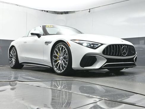 Used 2023 Mercedes-Benz SL 63 AMG 4MATIC image 28