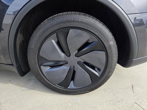 Used 2026 Tesla Model Y Long Range image 27