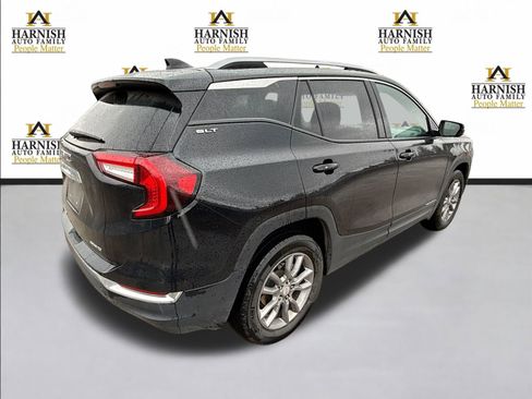 Used 2024 GMC Terrain SLT image 5
