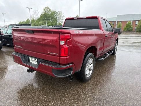 Used 2022 Chevrolet Silverado 1500 Custom w/ Safety Confidence Package AWD/4WD image 3