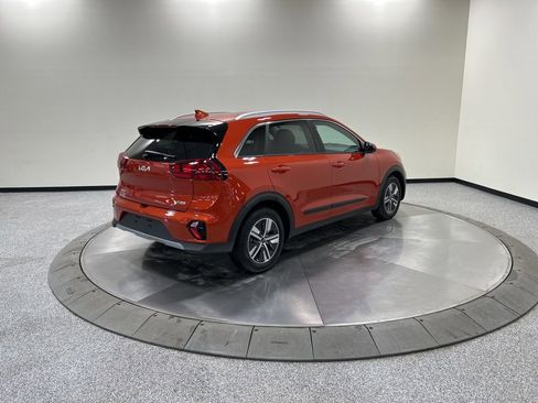 Used 2022 Kia Niro LXS image 6
