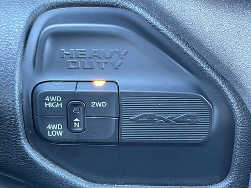 Used 2024 RAM 3500 Tradesman w/ Chrome Appearance Group AWD/4WD image 18