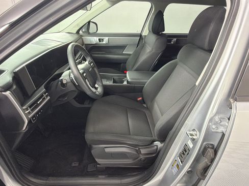 Used 2024 Hyundai Santa Fe SE FWD image 5