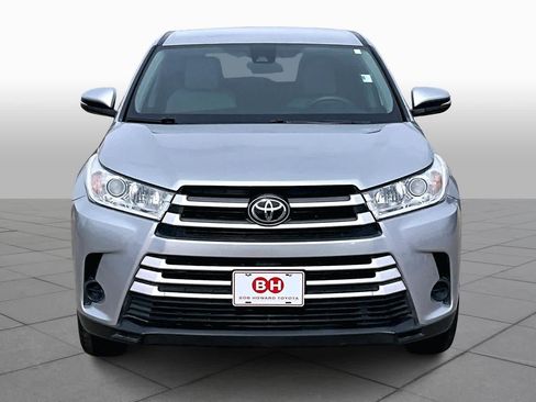 Used 2019 Toyota Highlander LE image 4