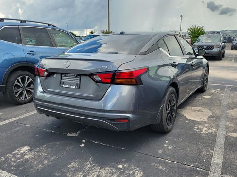 Used 2025 Nissan Altima 2.5 S FWD image 5