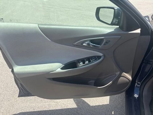 Used 2025 Chevrolet Malibu LT FWD image 14