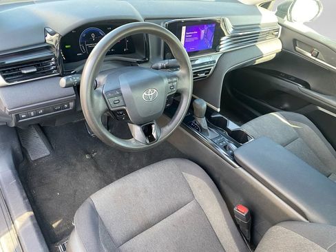 Used 2025 Toyota Camry LE FWD image 15