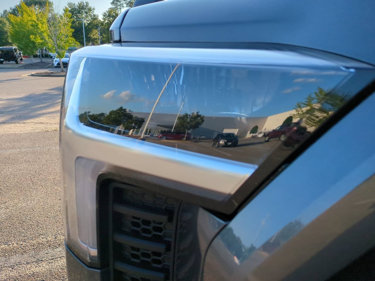 Used 2025 Toyota Tundra SR5 w/ SR5 Convenience Package AWD/4WD image 10
