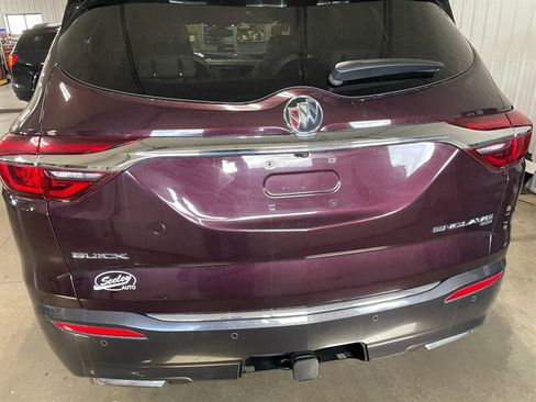 Used 2018 Buick Enclave Essence AWD/4WD image 26