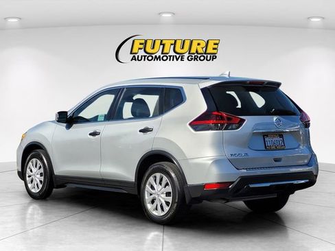 Used 2020 Nissan Rogue S image 7