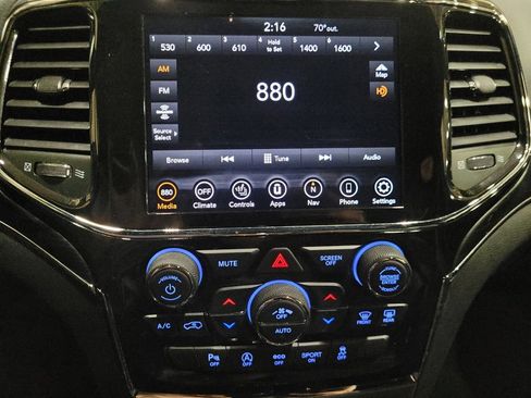 Used 2021 Jeep Grand Cherokee Limited AWD/4WD image 25