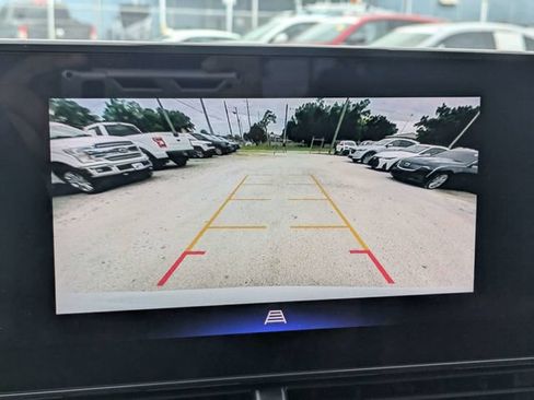 Used 2025 Chevrolet Trax LT FWD image 18
