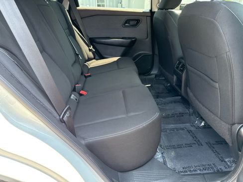 Used 2023 Nissan Rogue S FWD image 14