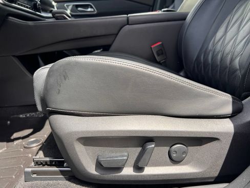 Used 2023 Nissan Rogue Platinum w/ Platinum Premium Package FWD image 33