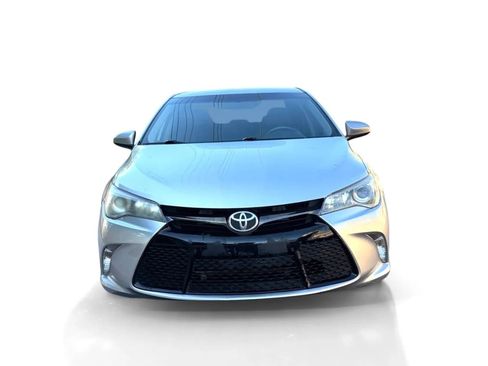 Used 2017 Toyota Camry SE image 8