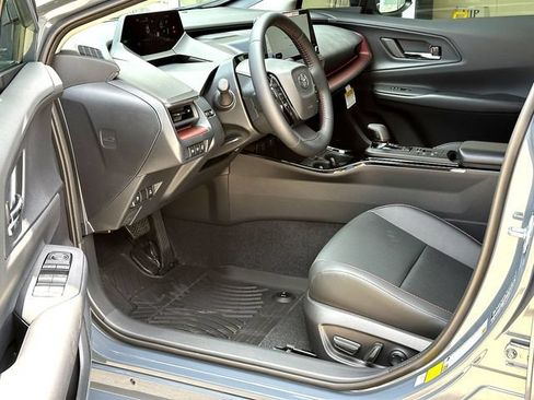 New 2026 Toyota Prius Plug-In Hybrid FWD image 10