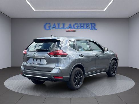 Used 2018 Nissan Rogue S image 4