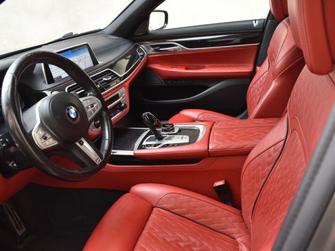 Used 2021 BMW 750i xDrive w/ Executive Package image 20