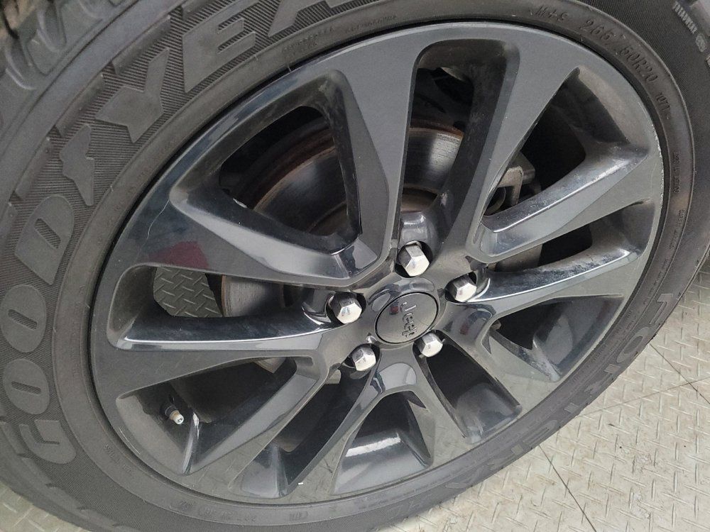 Used 2018 Jeep Grand Cherokee Altitude AWD/4WD image 31