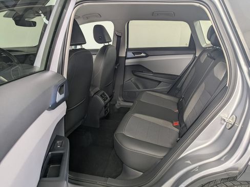 Used 2024 Volkswagen Taos SE FWD image 24