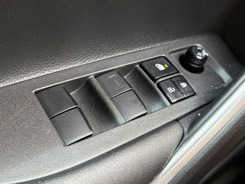 Used 2024 Toyota Corolla Cross AWD Hybrid image 29