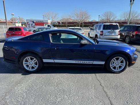 Used 2010 Ford Mustang Coupe image 3