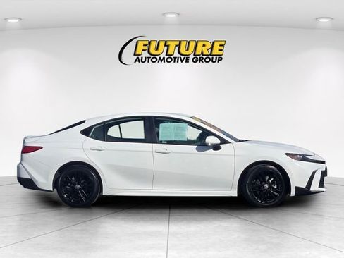 Certified 2025 Toyota Camry SE image 4