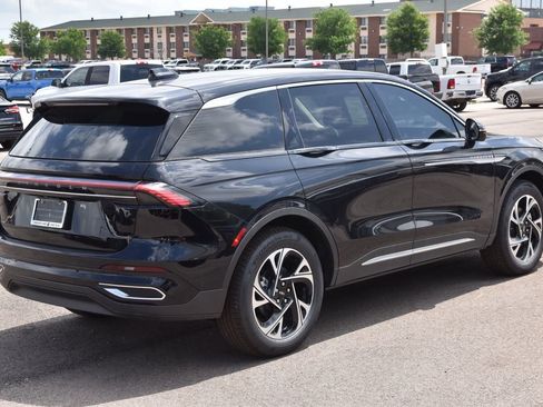 New 2026 Lincoln Nautilus Premier AWD/4WD image 35
